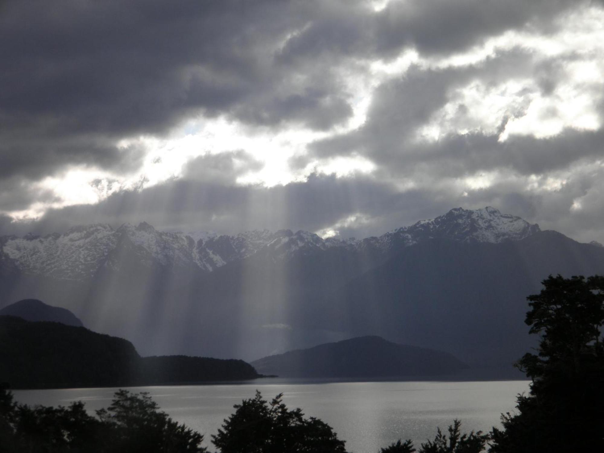 Murrells Grand View House Manapouri Esterno foto