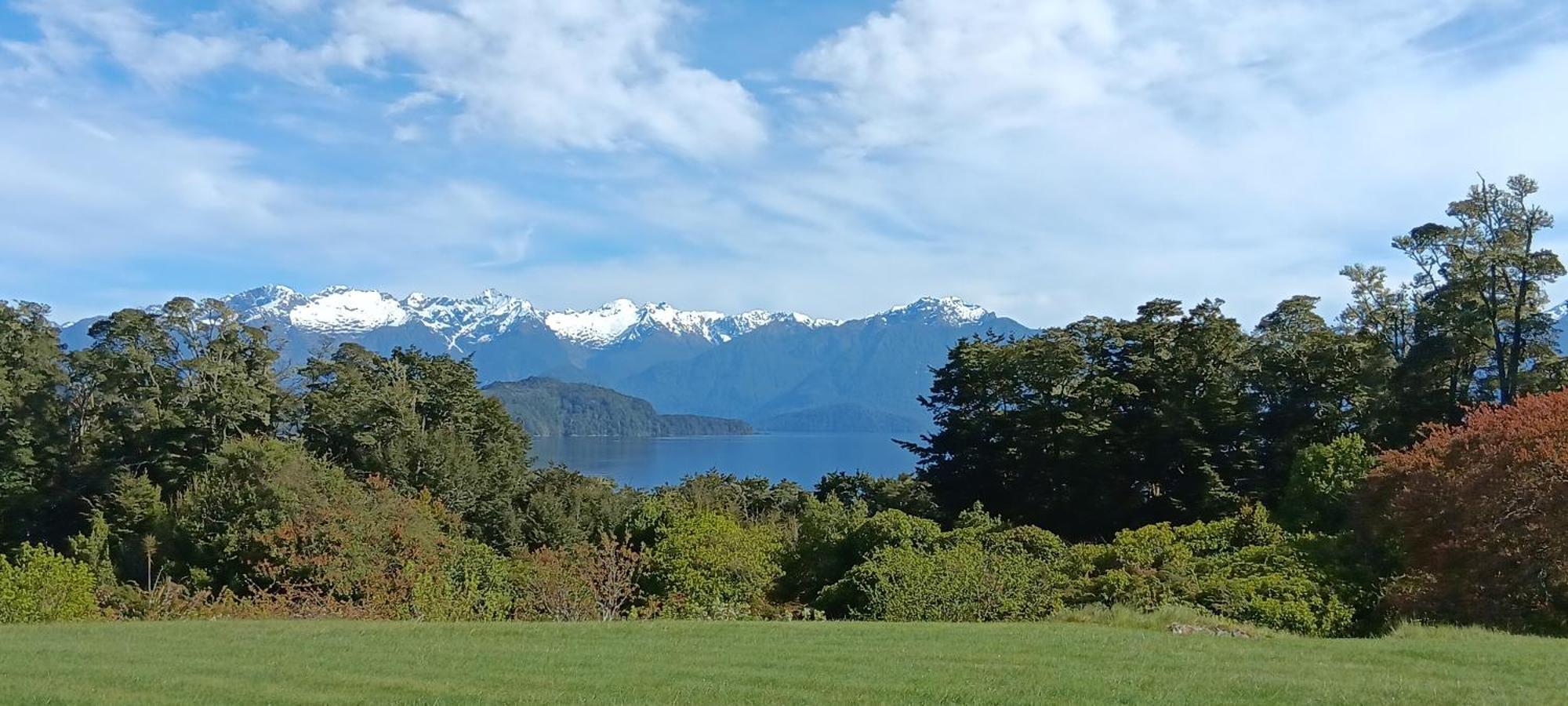 Murrells Grand View House Manapouri Esterno foto