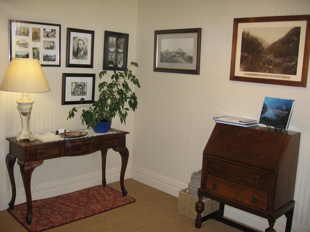 Murrells Grand View House Manapouri Esterno foto